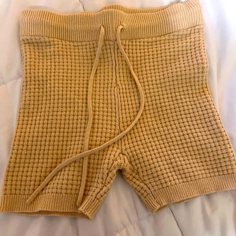 Boutique thermal shorts small
